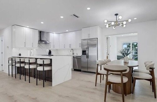 Lochmoor Waterway Estates Casa | Renovated Modern Home with Big Pool & Ocean Access