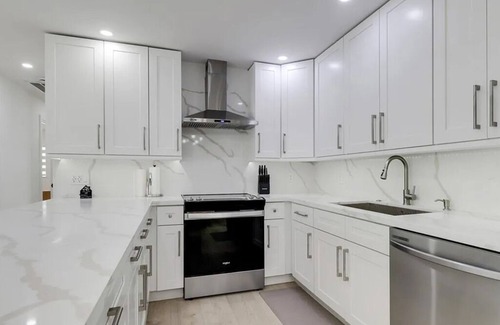 Lochmoor Waterway Estates Casa | Renovated Modern Home with Big Pool & Ocean Access