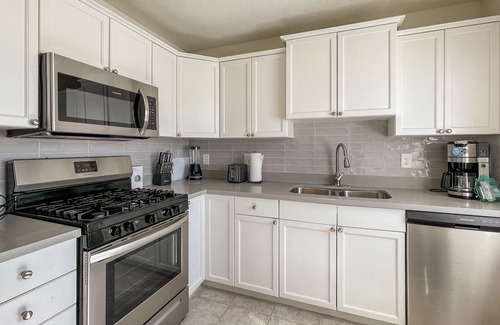 Arts District Apartamento | Renovated! Modern! 2BR 2BA King Bed Walk to DT