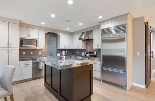Holladay Casa | Renovated Modern Townhome in the heart of Holladay