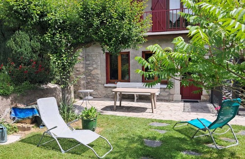 Cadeac Casa | Renovated mountain house in a haven of peace.