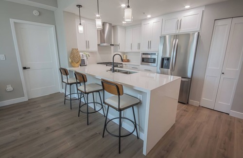 Little Italy Condominio | Stunning Ocean, Bay and City View-2 Bed, 2 Bath Condo in Little Italy