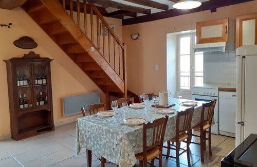 Chassey-le-Camp Casa | Renovated old house on wine estate