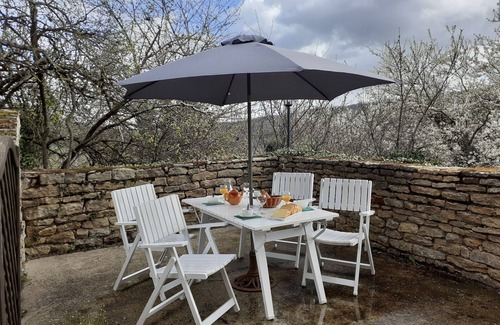 Chassey-le-Camp Casa | Renovated old house on wine estate