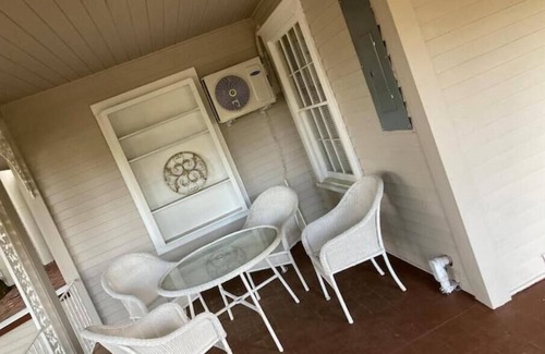 Altamonte Springs Casa | Renovated Peaceful Luxury Walk to Mall Park Publix