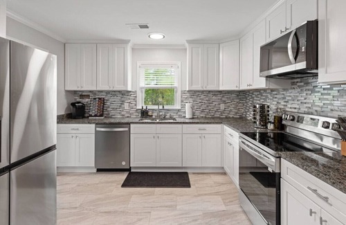 Covington Casa | Renovated Private Cottage w/Hot Tub! Covington, TN