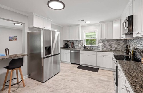 Covington Casa | Renovated Private Cottage w/Hot Tub! Covington, TN