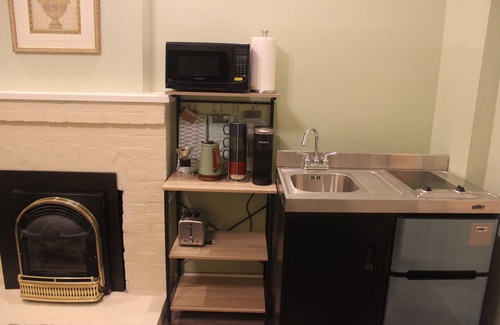 Lafayette Square Apartamento | Renovated - Private Studio - stunning master bath