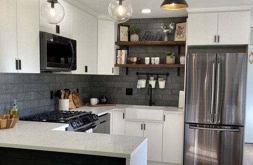 Lincoln Casa | Renovated Retreat