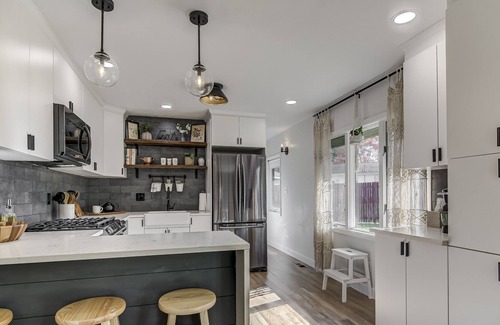 Lincoln Casa | Renovated Retreat