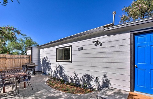 Buena Vista Cabaña | Renovated Rocky Mountain Cottage: Walk to Main St!