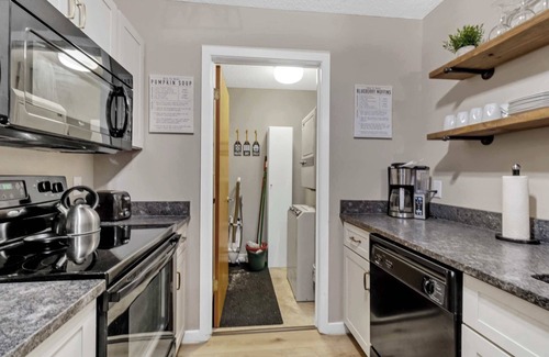 Great Valley Condominio | Renovated Ski In Ski Out Condo at Holiday Valley