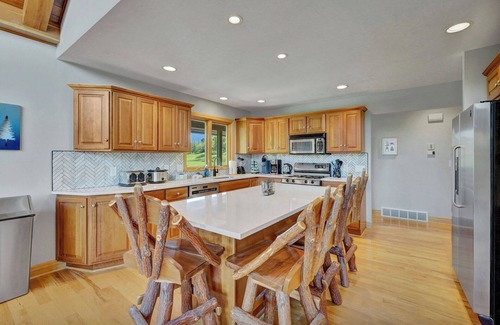 West Valley Casa | Renovated & Spacious Home, Wood Fireplace, Hot Tub