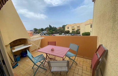 Marseillan Plage Apartamento | Estudio renovado con cabina y altillo, terraza, aparcamiento privado, mascotas permitidas