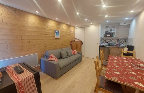 Mont-de-Lans Apartamento | Estudio renovado cerca de pistas con balcón, se aceptan mascotas