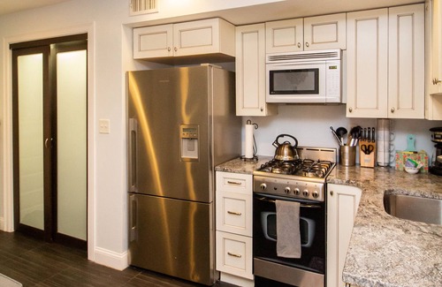 Beacon Hill Apartamento | Renovated Studio, steps to MGH, Suffolk, Sleeps 4