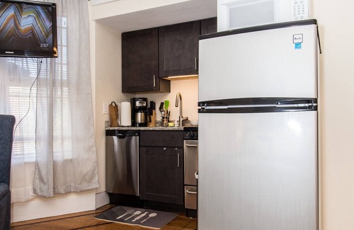 Cleveland Circle Condominio | Estudio renovado, soleado y espacioso en Boston Fácil viaje al centro de la ciudad