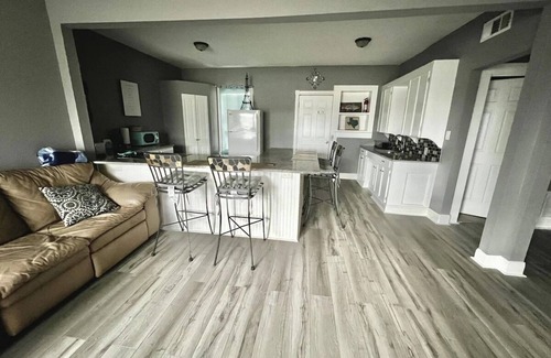 Del Mar Casa | Renovated Townhome near Cole Park and Downtown Corpus Christi