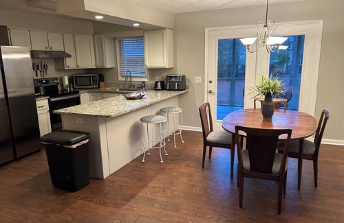 Pinehurst Casa | Renovated Townhome Near Pinehurst -Monthly Renters and Pets Welcome!