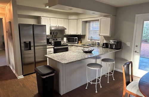 Pinehurst Casa | Renovated Townhome Near Pinehurst -Monthly Renters and Pets Welcome!