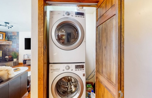 Eagle-Vail Casa | Renovated townhouse near downtown Avon & trails w/decks, washer/dryer, free WiFi