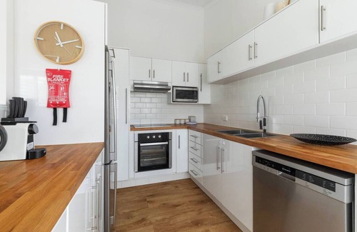 Noosaville Casa | Renovated Townhouse on the River by Stay Noosa