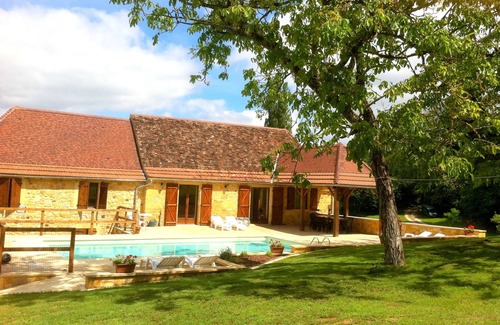 Gourdon Casa | Casa de piedra tradicional renovada con piscina privada de agua salada