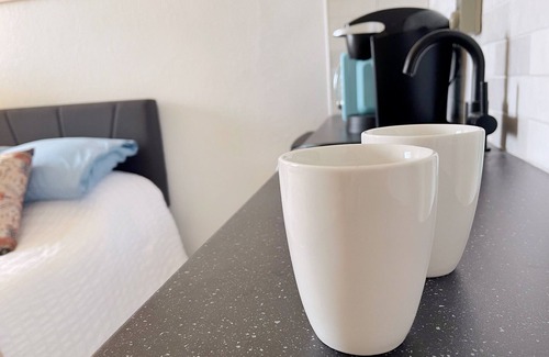 Daytona Beach Shores Apartamento | Renovated Beach Front Studio - Hawaiian Inn Resort