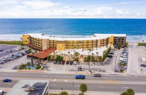 Daytona Beach Shores Apartamento | Renovated Beach Front Studio - Hawaiian Inn Resort