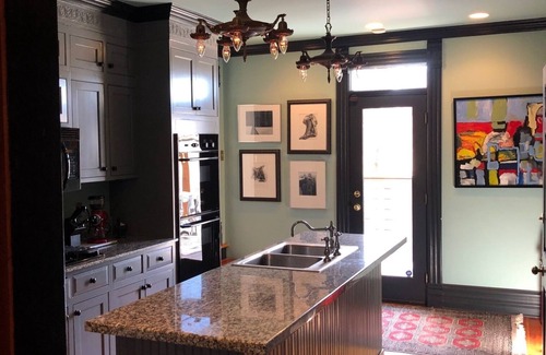 Cheesman Park Casa | Contemporary Art House w / Hot Tub / Yard - Near Park, Great Restaurants, Downtown