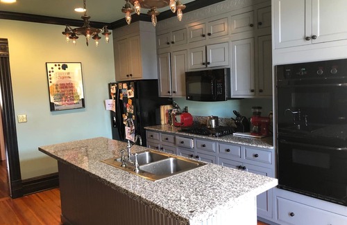 Cheesman Park Casa | Contemporary Art House w / Hot Tub / Yard - Near Park, Great Restaurants, Downtown