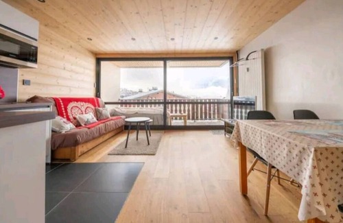 Les Carroz-d'Araches Apartamento | RENOVATED VILLAGE CENTER BRIGHT BALCONY MOUNTAIN VIEW