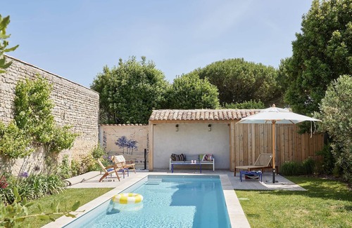 Ars-en-Re Casa | Renovated village houses designed like a hotel