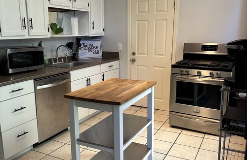 Columbia-Tusculum Apartamento | Renovated Vintage Chic Oasis - Urban Homestead, 8 Min Downtown Access!