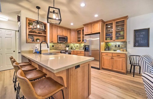 Carnelian Bay Casa | Renovated Walk to Lake Tahoe Townhome Nestled in the Woods!
