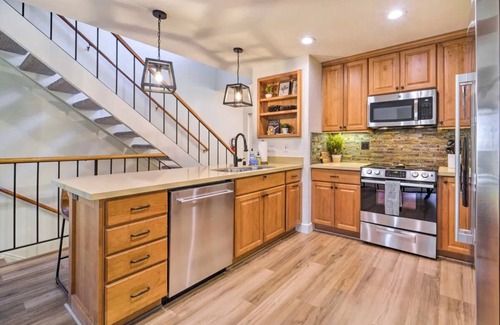 Carnelian Bay Casa | Renovated Walk to Lake Tahoe Townhome Nestled in the Woods!