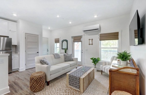 Thunderbolt Cabaña | Renovated with Water View - 5 min to SAV - 15 to Beach by Lucky Savannah
