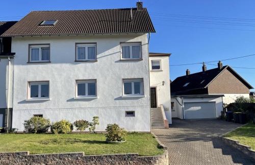 Riegelsberg Apartamento | Renovierte 85qm 6 PAX Altbauwohnung und Terasse - Apartment "Karin"