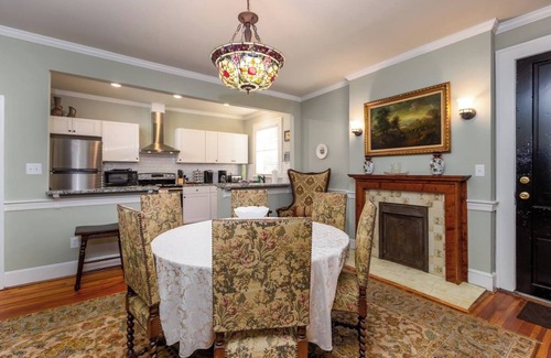 Winston - Salem Casa | Reconocida casa histórica en el centro / frente al parque