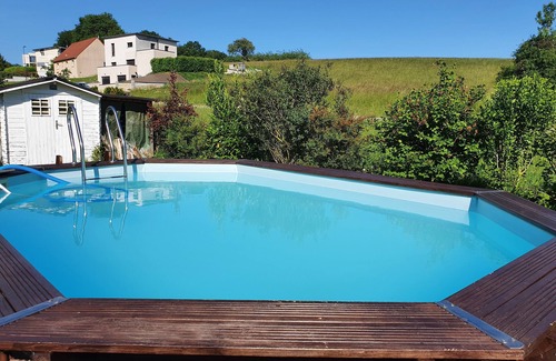 Montfaucon Casa | Alquiler de 2 habitaciones privadas en casa con piscina.