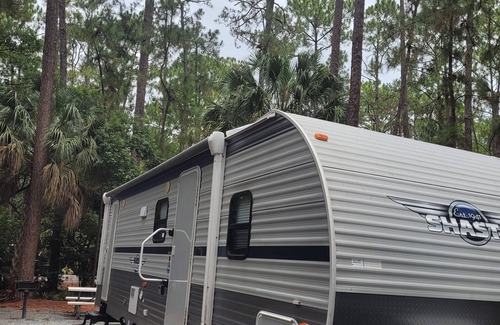 Bay Lake Casa | Rent a great camper at Fort Wilderness,delivery included! Campsite not included.