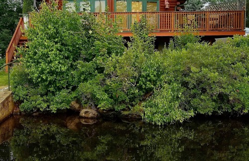 Northwood Cabina | Alquile una casa de troncos en una península privada en Northwood Lake. ¡Disfruta el paraíso!