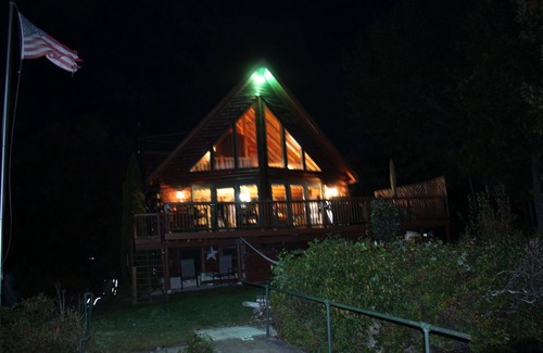 Northwood Cabina | Alquile una casa de troncos en una península privada en Northwood Lake. ¡Disfruta el paraíso!