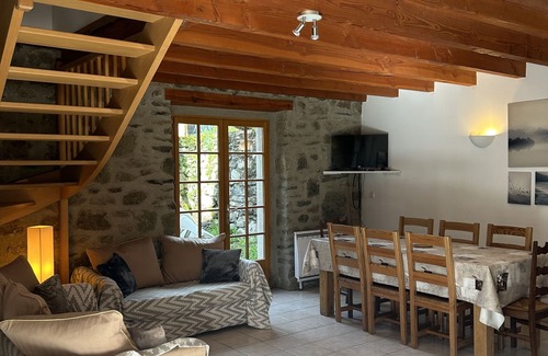 Tramezaigues Chalet De Esquí | Alquile granero restaurado en el corazón de un pueblo cerca de St Lary