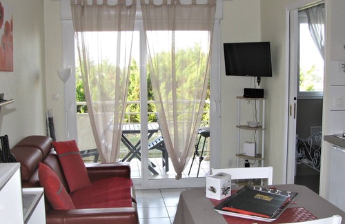 Jonzac Apartamento | Alquiler amueblado a 800 m de los baños termales y 80 m de las Indias Occidentales de JONZAC