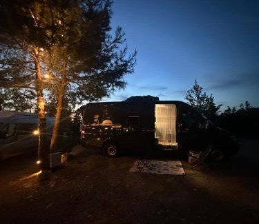 Preze Otro | Rent van Luxury Sprinter