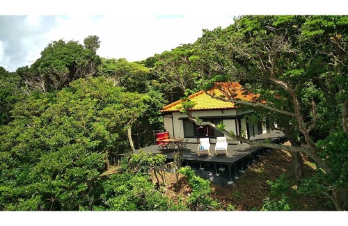 Katsuura Casa | Rental building BBQ Drum bath A house on a hil / Katsuura Chiba
