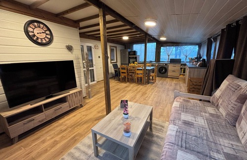 Puget-sur-Argens Chalet De Esquí | RENTAL CHALET CAMPING 5 ÉTOILES⭐️ OASIS VILLAGE PARC MONTANA near FREJUS VAR
