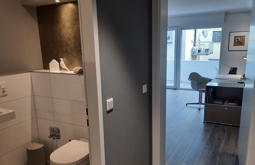 Neheim Apartamento | Alquiler-Exclusivo-Baño Privado-Vista al Jardín