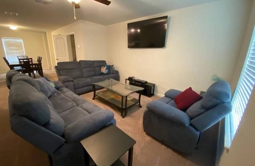 Medina Valley Casa | Casa de alquiler cerca de SeaWorld para BMT / Corporate Housing / Travel Nurses / RNs / airbnb